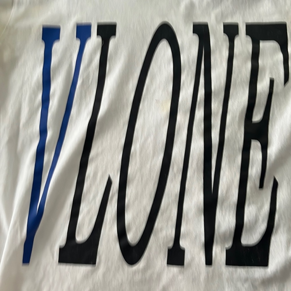 Selling a Vlone shirt, size Medium,Price 100
